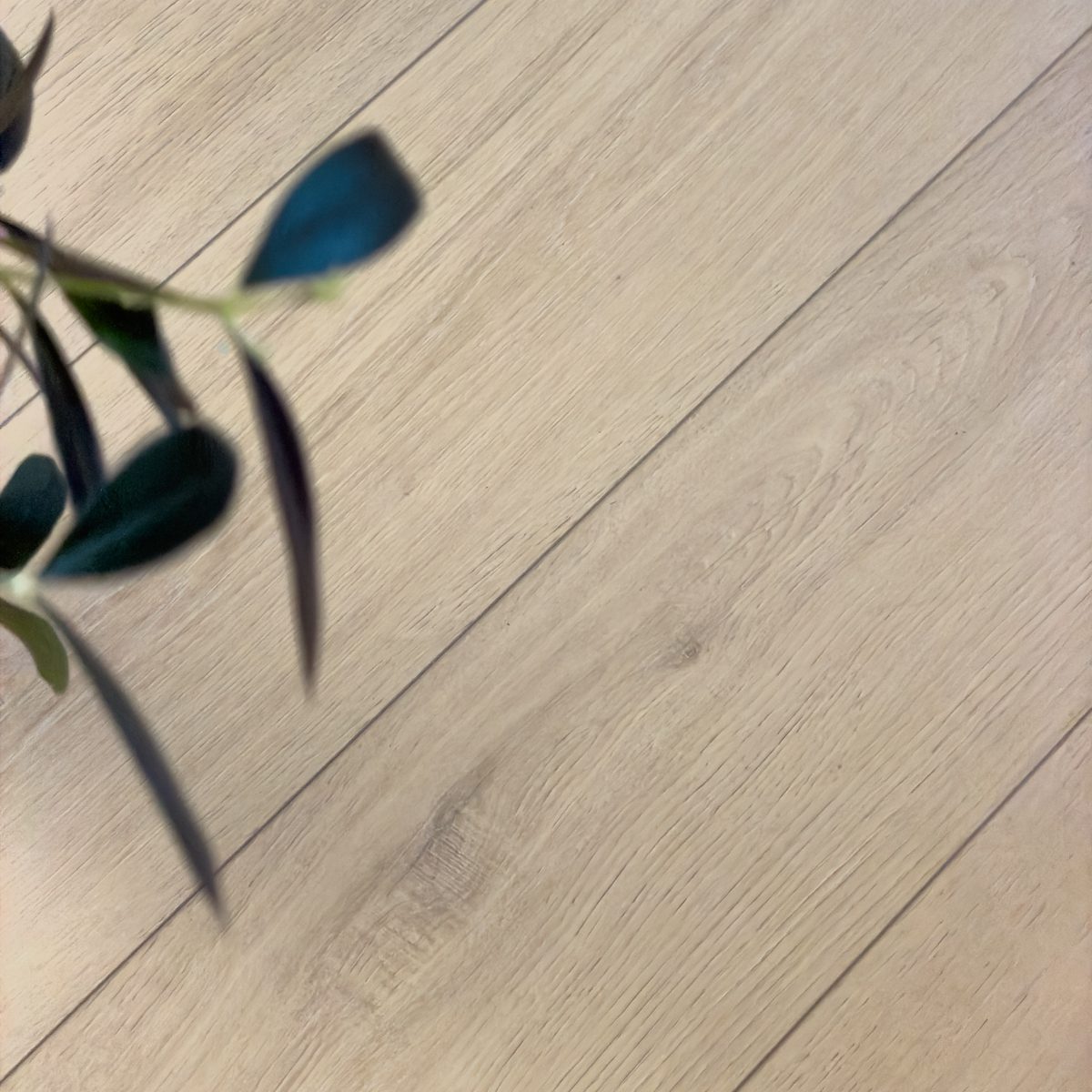 Klikkvinyl Alaska Longplank m/skumpute Gulv | alt på lager - rask levering 6