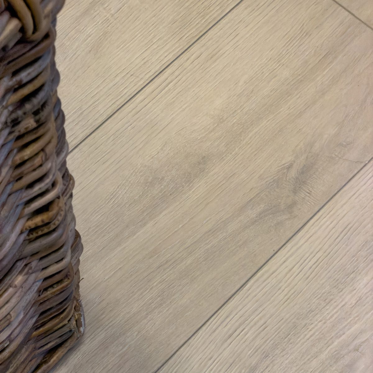 Klikkvinyl Alaska Longplank m/skumpute Gulv | alt på lager - rask levering 4